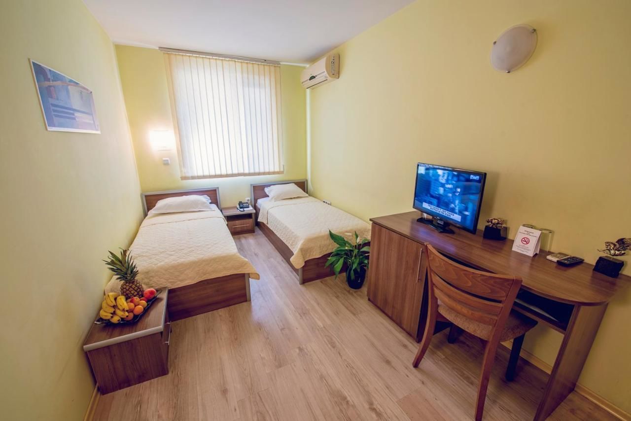 Отель Family Hotel Gran Ivan Варна